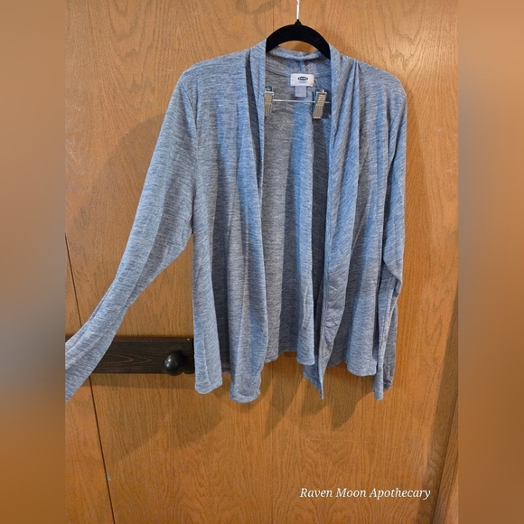 Casual Gray Open-Front Sweater - Picture 3 of 9